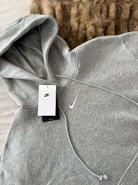NWT Nike Light Grey Hooded Sweatshirt with Swoosh